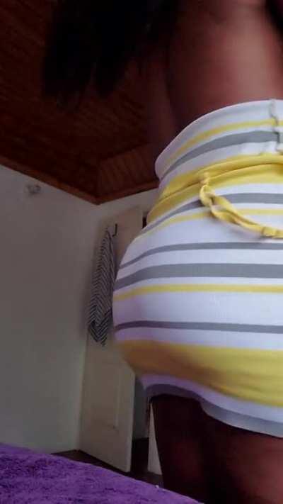 Which color do you like...Yellow or pink?