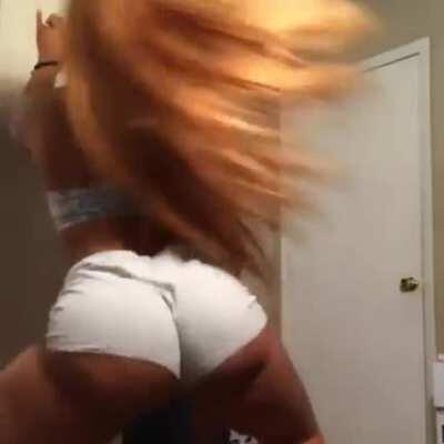 That big ol stankin ass😝