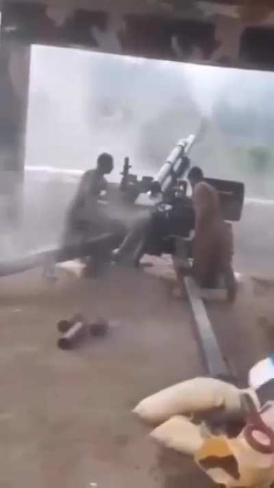 Pakistani howitzer fires at Indian positions