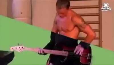 iauite ursule canta baietii