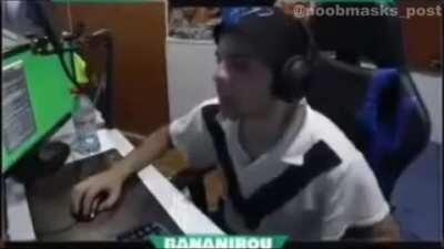 Por eso chat descarguen YouTube Vanced para seguir la partuza en las clandestinas 😈