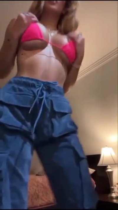 Kenia Gonzalez (@keniamusicr)