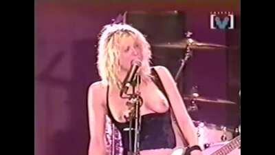 Courtney Love Showing Her Tits To Thousands Of People