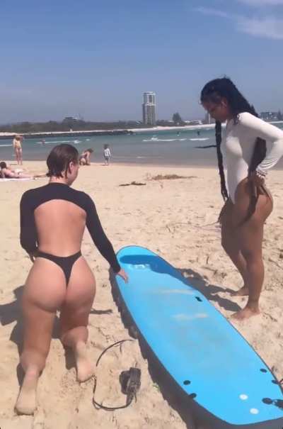 Shenseea gets her booty dwarfed by thick white girl Bianca Elouise 
