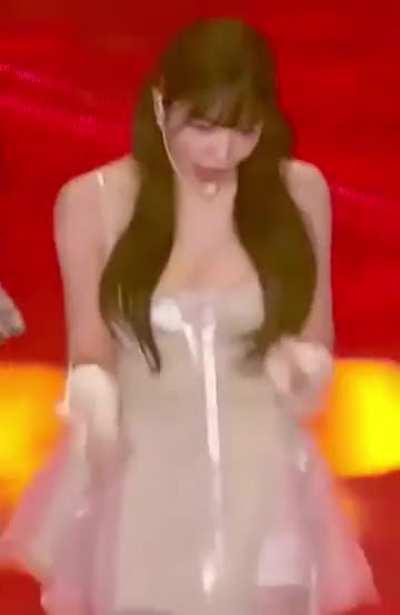 RED VELVET - Yeri (Pasty slip & Bouncy Boobs)