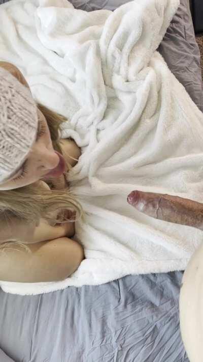 Sexy Babe Giving Head