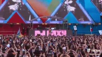 To make an epic sax solo