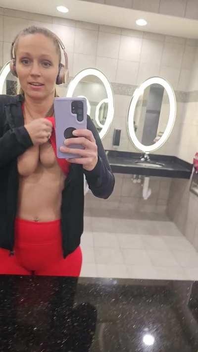 [F] what if I flash you at the gym