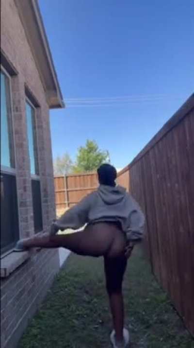 Can she be your neighbor 🧐🧐