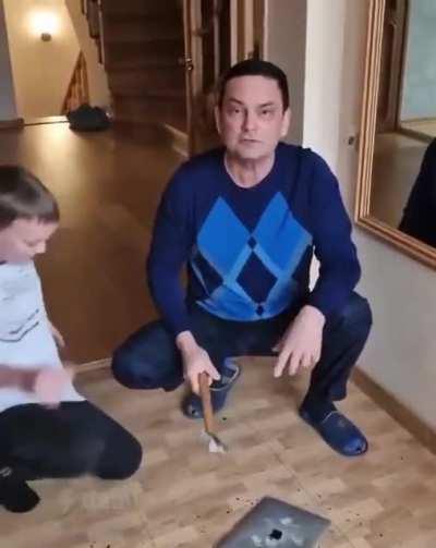 The Russians responded to Apple's sanctions.