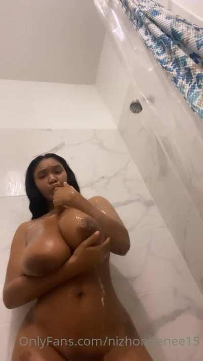 nizhonirenee15 (onlyfans)