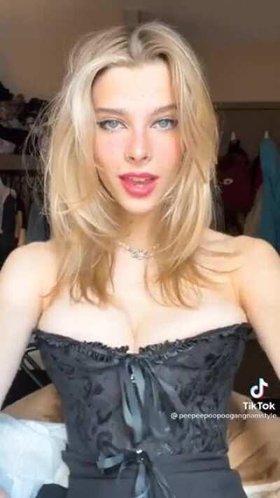 Hotie Idol (@AshleyMatheson)