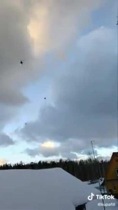 Large number of Russian helicopters near the Ukrainian border as build-up continues