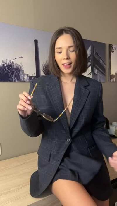 AM I A WELL KNOWN PORN STAR, AKA EVE SWEET? YES, I AM!! THIS IS MY VIDEO TO VERIFY THIS, AS MANY OF YOU WERE GUESSING. PLEASE WATCH IT WITH SOUND! ;)