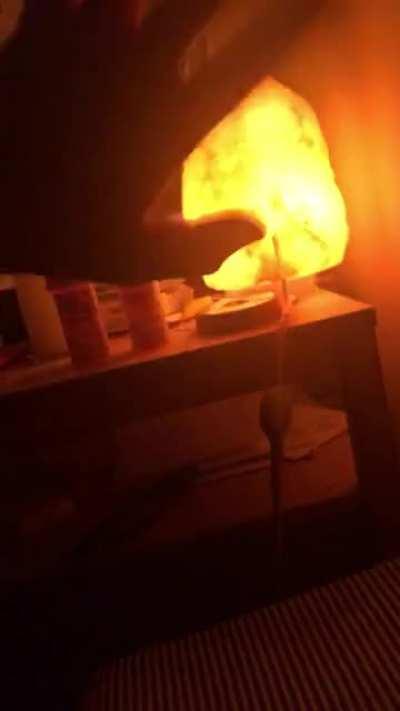 hand in front of lamp, why look so weird. watch again in morning to see if it looks less crazy. love a good salt lamp