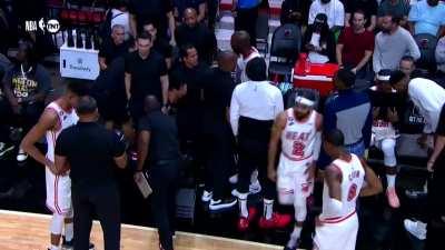 [Highlight] Dewayne Dedmon was ejected for throwing a massage gun onto the court after getting into it with Erik Spoelstra