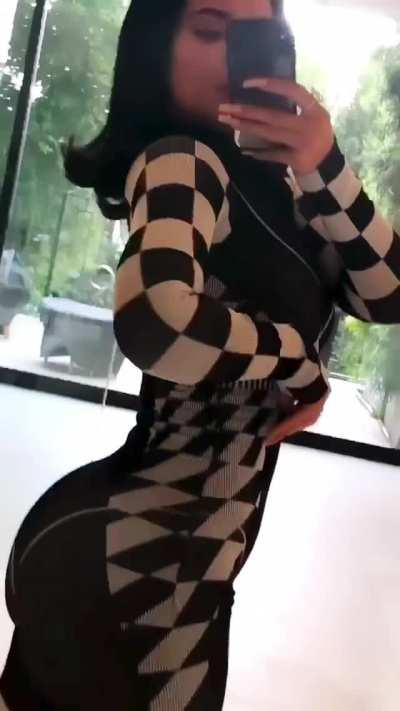 Sometimes she loves showing off and sometimes she shows nothing. Why