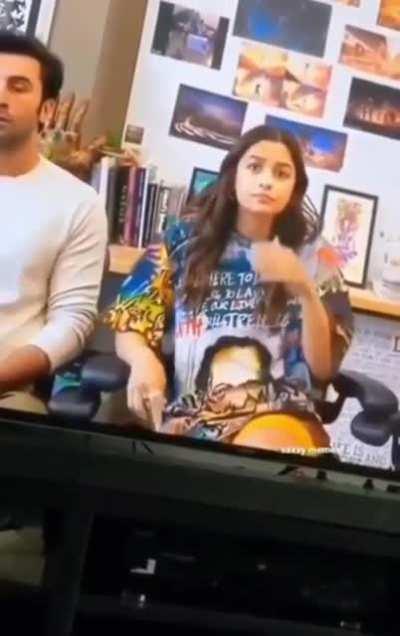 Can’t tell if smelling for 🐟or 💩