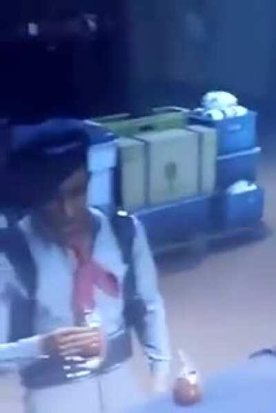 No tomo mate, pero se que así no se toma -Hitman III-