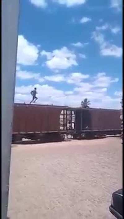 HUEstation - Video #3630