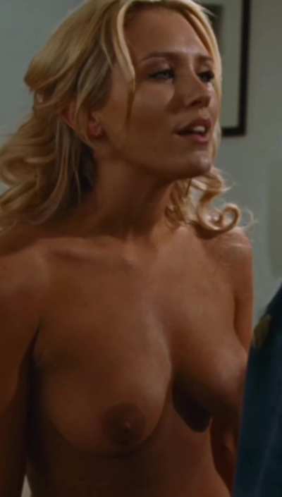 Nicky Whelan - Hall Pass (2011)