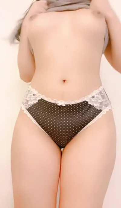 Say hi if you’d cum inside my 4’10 Japanese body 😳