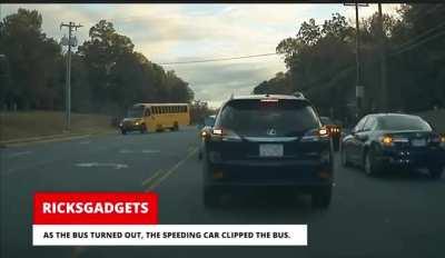 Overtaking traffic fast af on opposite lanes