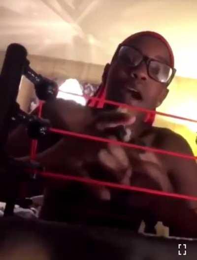 unc tryna give this lil nigga some pills