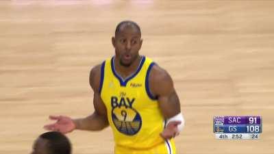 [Highlight] Andre Iguodala with the fancy behind the back to Otto Porter for the layup