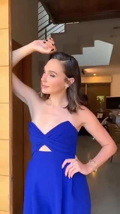 Gal Gadot is a milf goddess