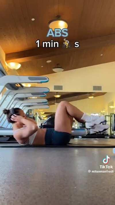 She really wears the tightest shorts to show it all off 🥵