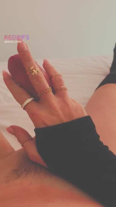 This is how my little clit looks when I&rsquo;m throbbing&hellip; just wish your girlfriend was riding it instead of my hand 😏💦🔥