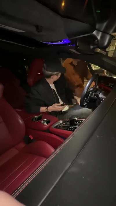 Gold diggers - Credit @KevinLiu