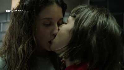 Ursula Corbero & Maria Pedraza in ‘La Casa de Papel’