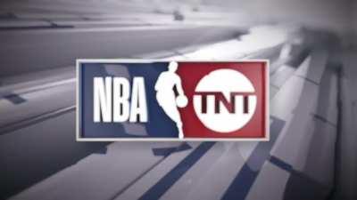 [Highlight] Draymond Green shoves Jock Landale from behind into a mid-air Cameron Johnson, causing him to land awkwardly