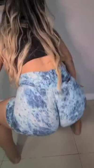 Aline Escobar (@Alineescobar.oficial)