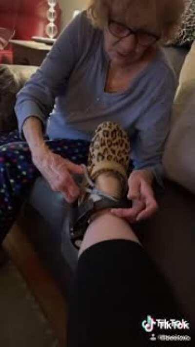 Getting your mom to cut your ankle monitor off