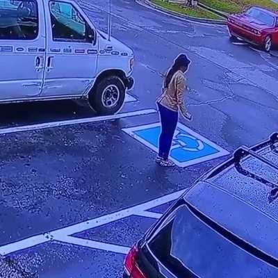 This girl’s reaction avec getting hired