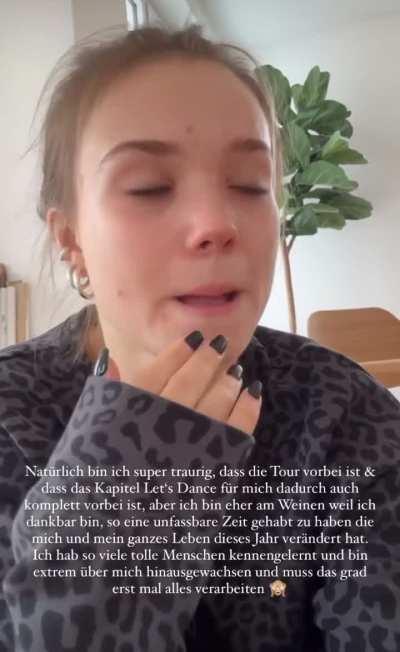 Ein paar emotionale Worte von Julia Beautx zu den letzten Wochen… Instagram 05.12.23