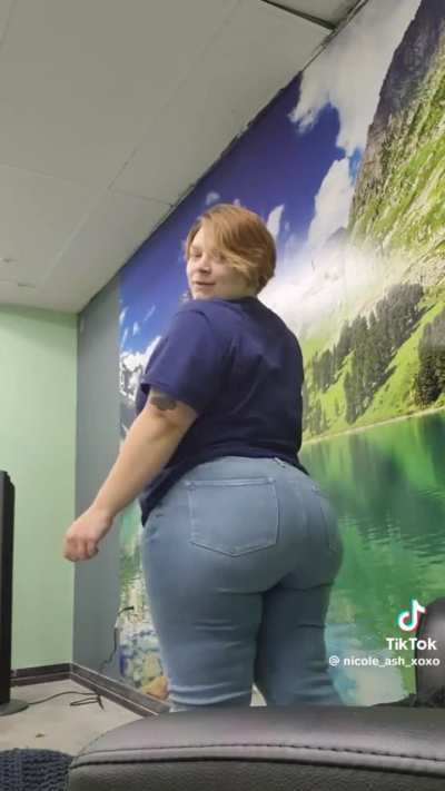 It’s sooo fat 🤤🤤🤤