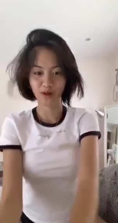 im 19, if u want to see much better say 'me' and i Will give u a surprise, and I'll make u cum💦