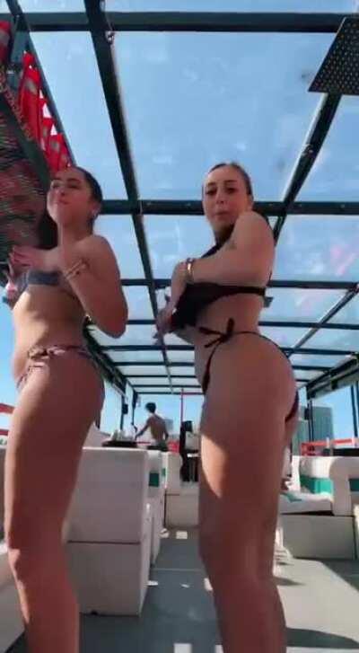 She’s a sexy bomb, what a huge melons she have 😍