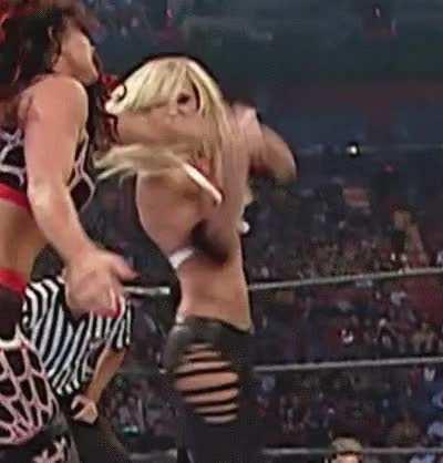 Michelle Mccool's boob slips out