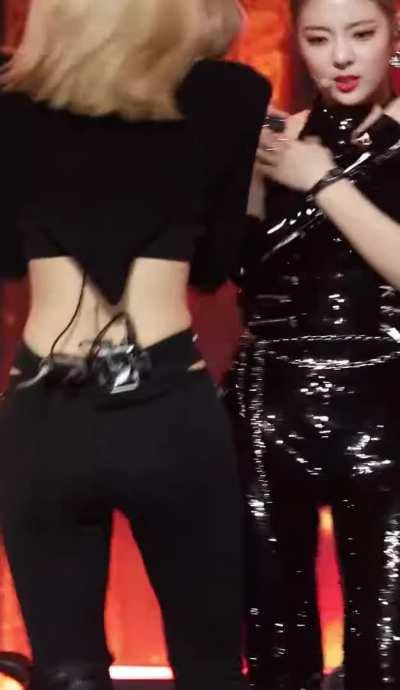 210512 MBC Show Champion ITZY - Mafia In The Morning (3) Ryujin