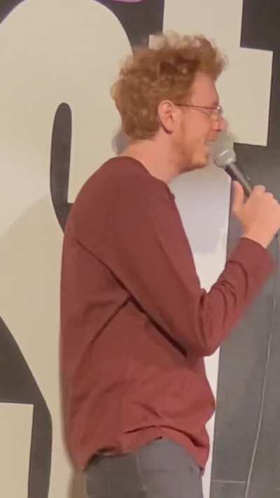 Audience member won't stop laughing