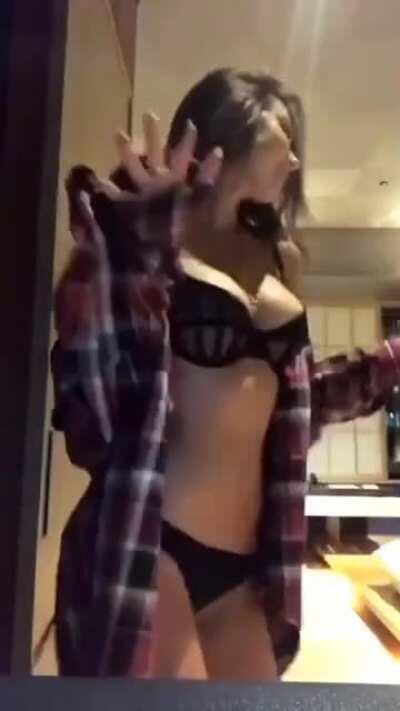 Interrupted strip tease makes me sad ;(