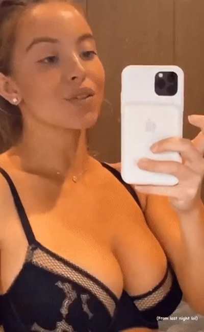 Sydney for SavageXFenty.