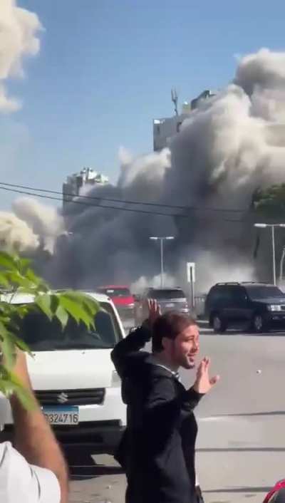 Israeli air strike on tayouneh beirut at 10:30 am (15/11/2024)