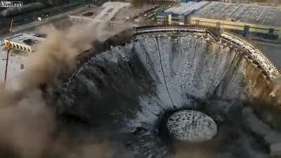 Trying to Outrun a Collapsing Building (in Russia) - SAFETY FIRST!