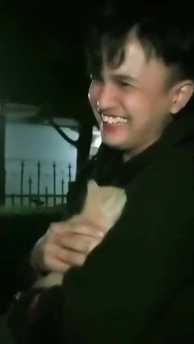 Kitten doesn't want to leave